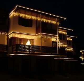 Už sa to blíži 🎄🎁🎅🏽 Ak máte záujem o svetelnú výzdobu napíšte nám správu alebo nás kontaktujte emailom, radi Vám ju na...